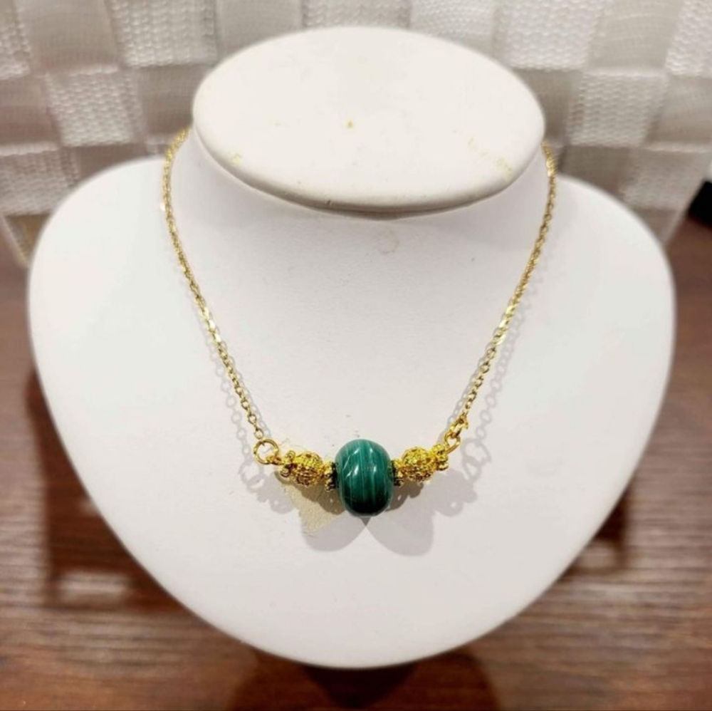 Malachite gemstone necklace
